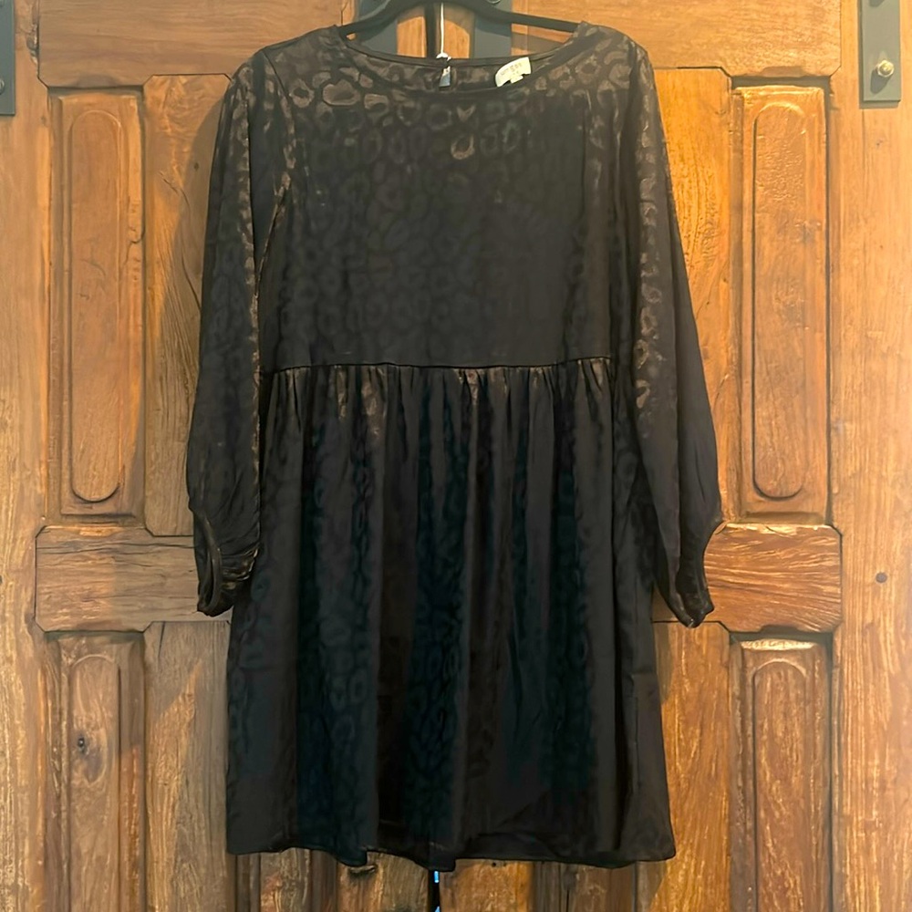 Black satiny dress with leopard print!